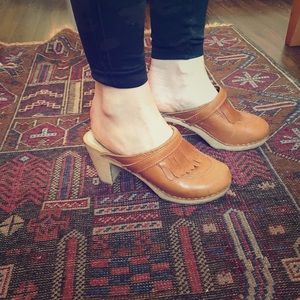Maguba leather fringed clogs